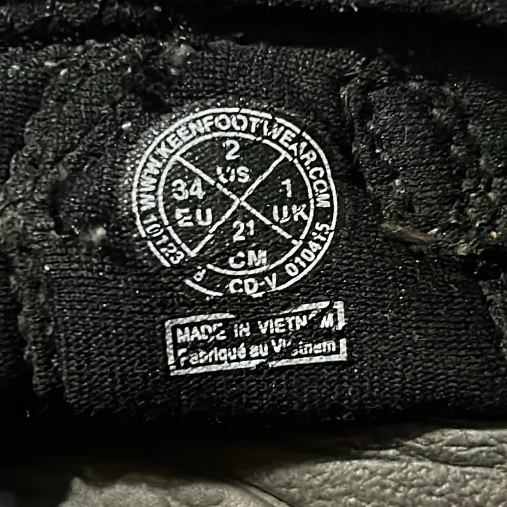 Keens Size 2